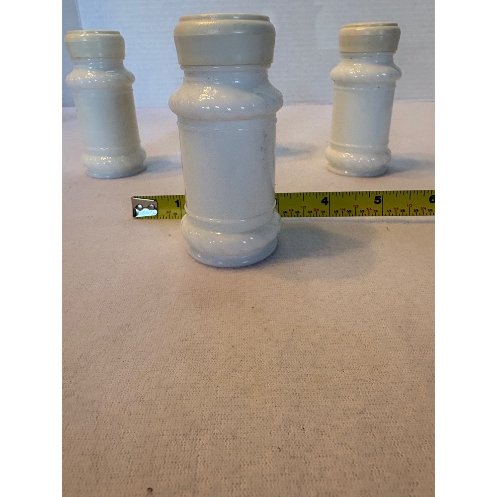 Milk Glass Spice Jars White Shakers Made in Japan 4 Inch Vintage - Picture 7 of 9
